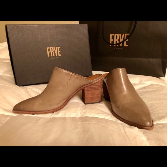 Frye Flynn Mules 8M, Grey